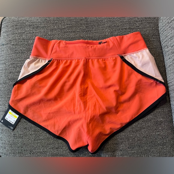 Under Armour Run Speedpocket Short - Picture 8 of 8